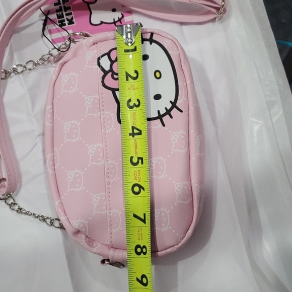 Hello Kitty pink canvas look hello kitty logo chainlink crossbody bag purse new - Picture 8 of 11